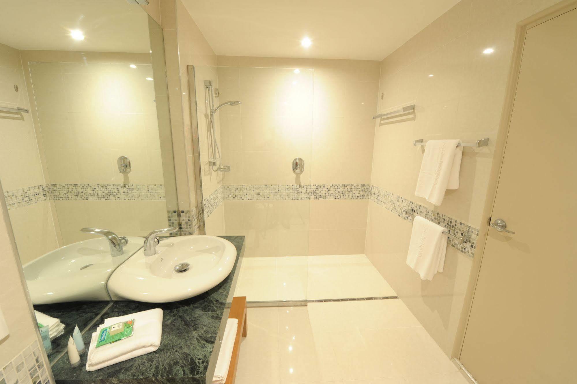 Ela Beach Hotel Port Moresby Esterno foto